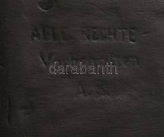 Antik gipsz figurális táncrendtartó. Feketére mázolt, jelzett, kis kopással, osztrák vagy német, m: ...