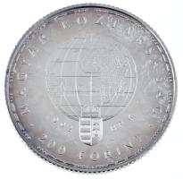 1992. 200Ft Ag "Veszélyeztetett állatvilág - Fehér gólya" tanúsítvánnyal, dísztokban T:AU ...