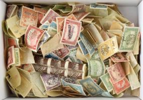 Kb 200 db vegyes megszállási bélyeg dobozban ömlesztve, mindegyik Bodor vizsgálójellel