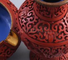Antik lakkfaragásos és zománcozott kínai váza és hamuzó. Kis kopással, d: 11 cm, m: 13,5 cm