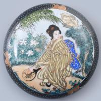 Satsuma bonbonier. Jelzett, kis kopással, d: 13,5 cm