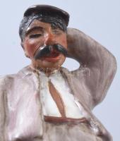 Szabszai László Kerámia: Részeg férfi. Címkével jelzett, minimális kopással, m:17,5 cm