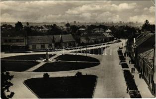 Nagysurány, Velké Surany; Stalinovo námestie / Sztálin tér, üzletek / square, shops (EK)