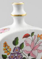 Kalocsai gazdagon díszített pálinkás készlet. Butella és 6 darab pohár. Jelzett, hibátlan, m: 4 cm, ...