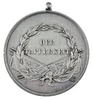 ~1870. "Ferenc József I. osztályú Ezüst Vitézségi Érem" peremén jelzett Ag kitüntetés mell...