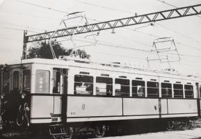 cca 1960, HÉV GANZ motorkocsi. 1929-es gyártmány, először a gödöllői vonalon volt használatban. Kis sarokgyűrődések, 27,5x39,5 cm