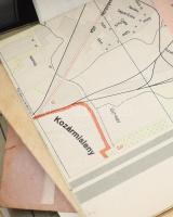 cca 1920-1980 vegyes nagy papírrégiség, okmány, nyomtatvány, modern képeslap és fotó stb. tétel, köz...