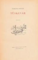 Fekete István: Tüskevár. Szecskó Tamás rajzaival. Bp., 1957, Móra. Első kiadás! Kiadói félvászon kötés, kopott, kissé foltos borítóval.