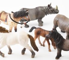 Schleich játék figura gyűjtemény, kb. 40 db kisebb és nagyobb figura. Állatok, emberfigurák, házi és...