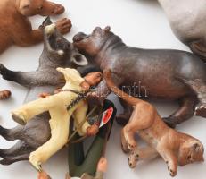 Schleich játék figura gyűjtemény, kb. 40 db kisebb és nagyobb figura. Állatok, emberfigurák, házi és...