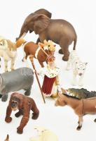 Schleich játék figura gyűjtemény, kb. 40 db kisebb és nagyobb figura. Állatok, emberfigurák, házi és...