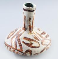 Gorka Lívia (1925-2011): Absztrakt vonalazású váza. Jelzett, hibátlan, d: 22 cm, m: 24 cm