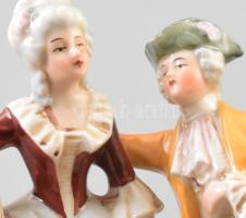 Reneszánsz pár. Antik német porcelán, kézzel festett, jelzett, kis kopással, m: 14 cm
