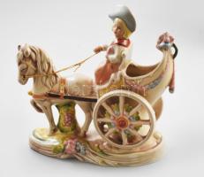 Lovaskocsi. Kézzel festett német porcelán figura, jelzett, hibátlan, m: 16,5 cm