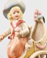Lovaskocsi. Kézzel festett német porcelán figura, jelzett, hibátlan, m: 16,5 cm