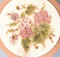 Antik fajansz edény alátét, kézzel festett, jelzés nélkül, repedésekkel, fa keretben festett fajansz...