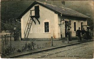 Szarvaskő (Heves), vasútállomás (lyuk / pinhole)