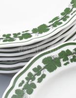 Meissen szőlőlevél mintás 19 darabos szervírozó tétel, közte 6 db nagytányér, 8 db kisebb tányér, de...