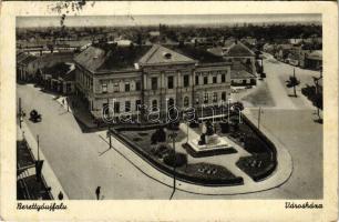 1942 Berettyóújfalu, Városháza, országzászló. Adler József kiadása