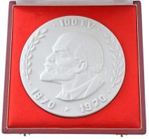 1970. "Lenin születésének 100. évfordulója" herendi porcelán emlékérem eredeti, sérült tokban, "Herend, Hungary" gyártói jelzéssel. Szign.: HJ (152mm) T:UNC