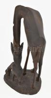 cca 1970, Togo, antilop a kicsinyével. Faragott fa, kis sérüléssel, m: 22 cm