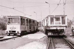 1989 Budapest, a Millenniumi Földalatti Vasút egyik régi, ám felújított kocsijáról készített felvételek, 33 db vintage NEGATÍV, 24x36 mm