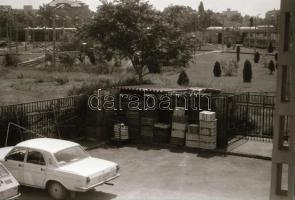 1989 Budapest, a Millenniumi Földalatti Vasút egyik régi, ám felújított kocsijáról készített felvéte...