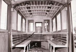 1989 Budapest, a Millenniumi Földalatti Vasút egyik régi, ám felújított kocsijáról készített felvéte...