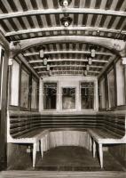 1989 Budapest, a Millenniumi Földalatti Vasút egyik régi, ám felújított kocsijáról készített felvéte...