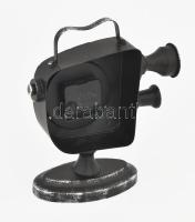 Filmfelvevő kamera formájú design óra .kvarc szerkezettel, fém testtel m: 25 cm