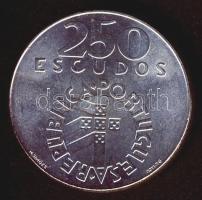 Portugália 1976. 250Esc Ag "1974-es forradalom" T:2