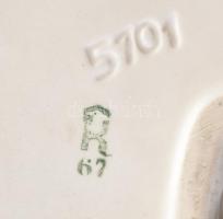 2 darab németjuhász figura, jelzett, kis kopással, h: 29-30 cm