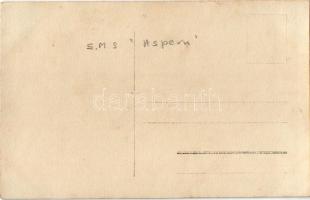 SMS Aspern az Osztrák-Magyar Haditengerészet Zenta-osztályú védett cirkáló matrózai a fedélzeten / K...