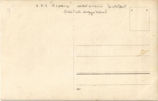 SMS Aspern az Osztrák-Magyar Haditengerészet Zenta-osztályú védett cirkáló matrózai a fedélzeten, fe...