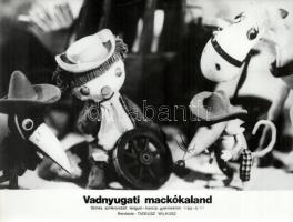 cca 1985 ,,Vadnyugati mackókaland" című lengyel - francia rajz- és bábfilm jelenetei, 7 db vint...