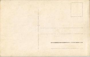 SMS SZIGETVÁR Osztrák-Magyar Haditengerészet Zenta-osztályú védett cirkálója a szárazdokkban / K.u.K...