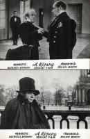 cca 1959 ,,A köpeny" című szovjet film jelenetei és szereplői, 6 db vintage produkciós filmfotó (vitrinfotó, lobbyfotó) ezüst zselatinos fotópapíron, a használatból eredő (esetleges) kisebb hibákkal, 18x24 cm