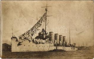 SMS ADMIRAL SPAUN Osztrák-Magyar Haditengerészet gyorscirkáló árbócain száradnak a lepedők mosás után / K.u.K. Kriegsmarine / Austro-Hungarian Navy light cruiser's laundry day. photo (fl)