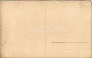 SMS SAIDA Osztrák-Magyar Haditengerészet Novara-osztályú gyorscirkáló mosás után száradó ruhákkal a ...