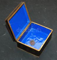Dekoratív régi zománc ékszeres doboz 10 x 8 x 4.5cm-es nagysággal és sérüléssel az aljánál