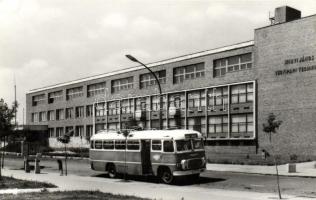 Kazincbarcika Irinyi János Vegyipari Technikum Ikarus busszal