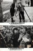 cca 1964 ,,A baracktolvaj" című bolgár film jelenetei és szereplői, 21 db vintage produkciós filmfotó (vitrinfotó, lobbyfotó) ezüst zselatinos fotópapíron, a használatból eredő (esetleges) kisebb hibákkal, + hozzáadva egy szöveges kisplakát, 18x24 cm