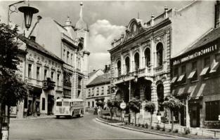 Veszprém Óváros tér fodrászattal, Ikarus busszal