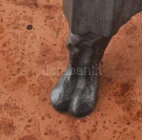 Varga Imre (1923-2019): Radnóti Miklós. Köztéri változata a Nagymező utca Radnóti Színház előtt áll....