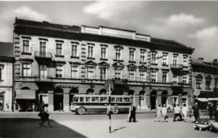Miskolc Avas szálló filmszínházzal, Ikarus busszal