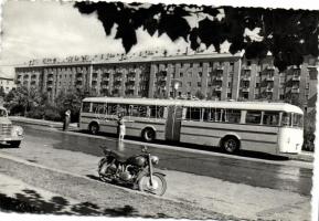 Dunaújváros csuklós Ikarus busszal (EK)