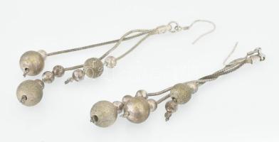 Ezüst(Ag) gyöngyös fülbevalópár, jelzett, h: cm, nettó: 9,5 g