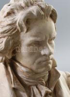 Beethoven büszt. Keménygipsz, jelzett: MD. Kopással, m: 31 cm