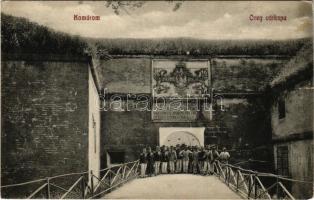 Komárom, Komárno; Öreg várkapu, katonák. Kiadja Laky Béla / old castle gate, K.u.K. soldiers (EK)