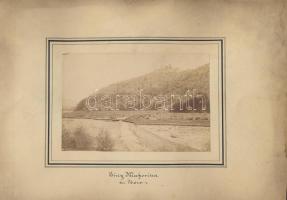 A zborói Makovitza várról készült régi fénykép kartonkeretben, szélein enyhe sérülésekkel (31x24cm)